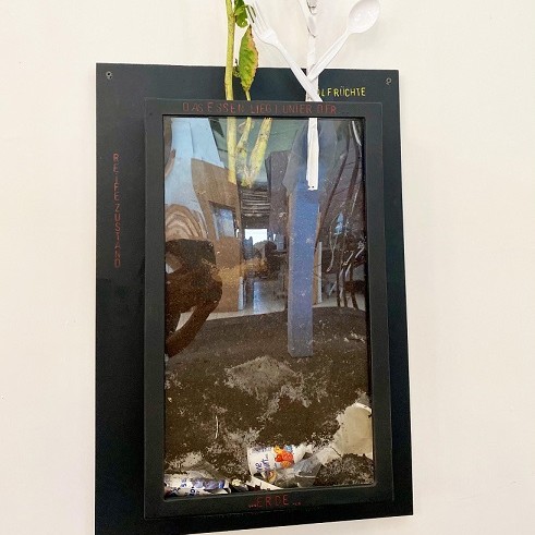 Kunstwettbewerb - Beitrag_Hartmut Richard Schröger_Blechbehälter mit Fenster